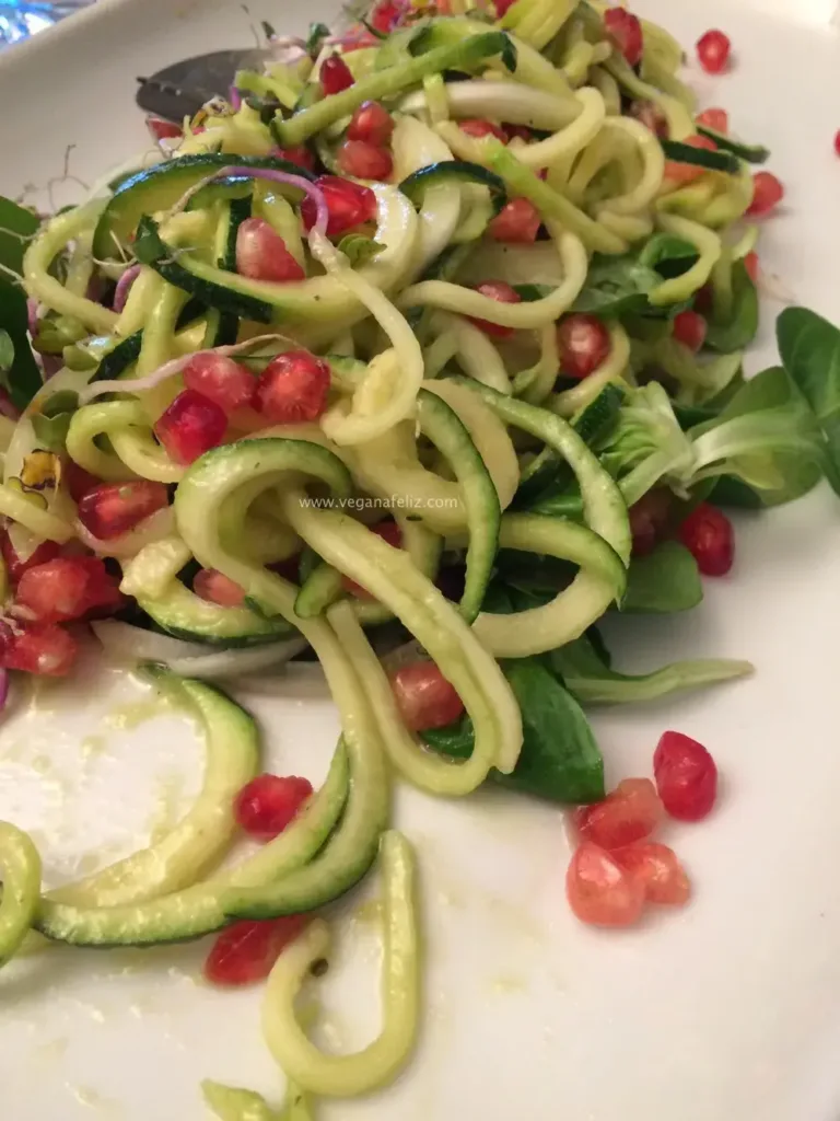 Ensalada de granada y canónigos Ensalada de granada y canónigos