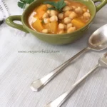 Guiso de patata y garbanzos con tomate natural